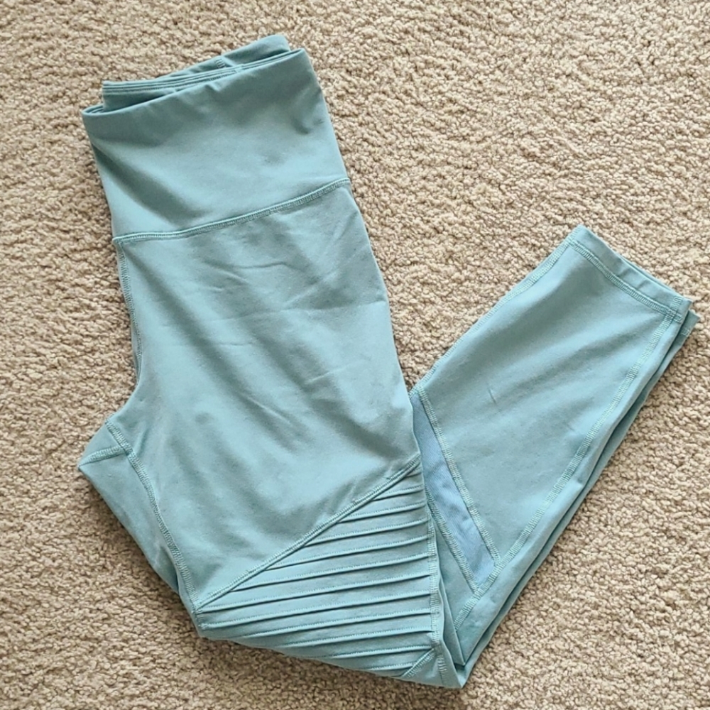 Old Navy Women's High-Waisted Elevate Leggings